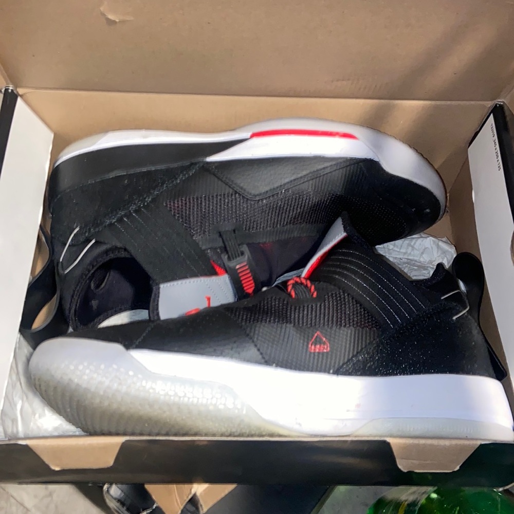 NIKE AIR JORDAN 33 Low